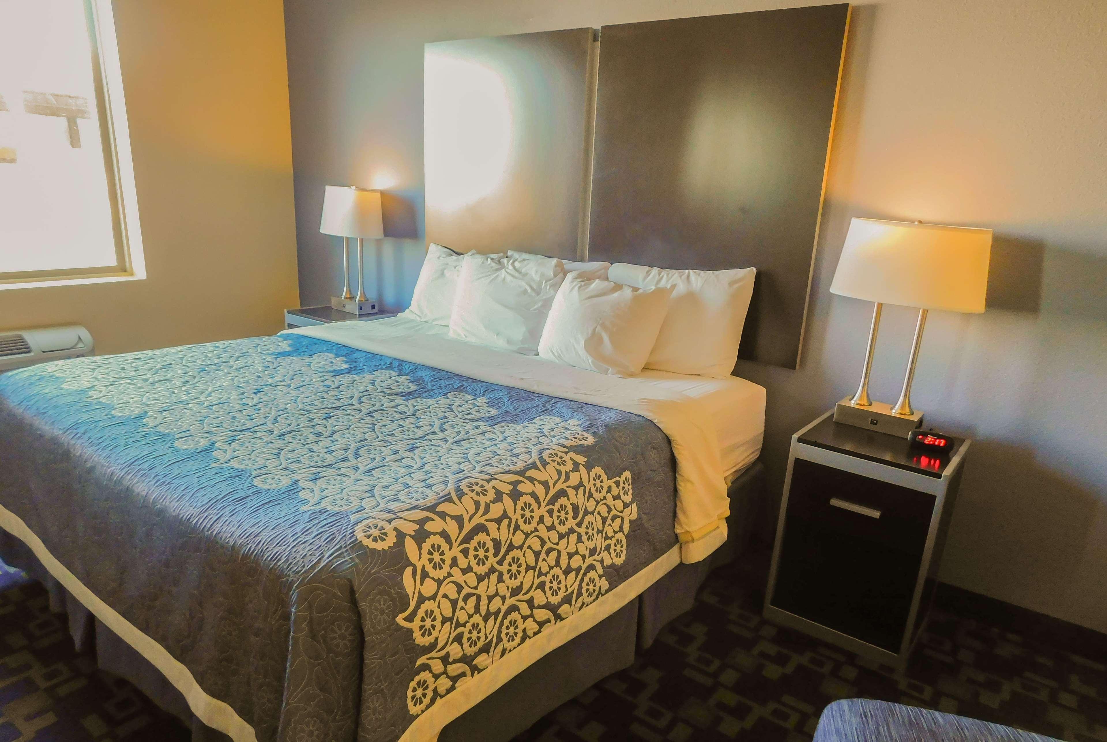 Days Inn & Suites By Wyndham Pocahontas Kültér fotó