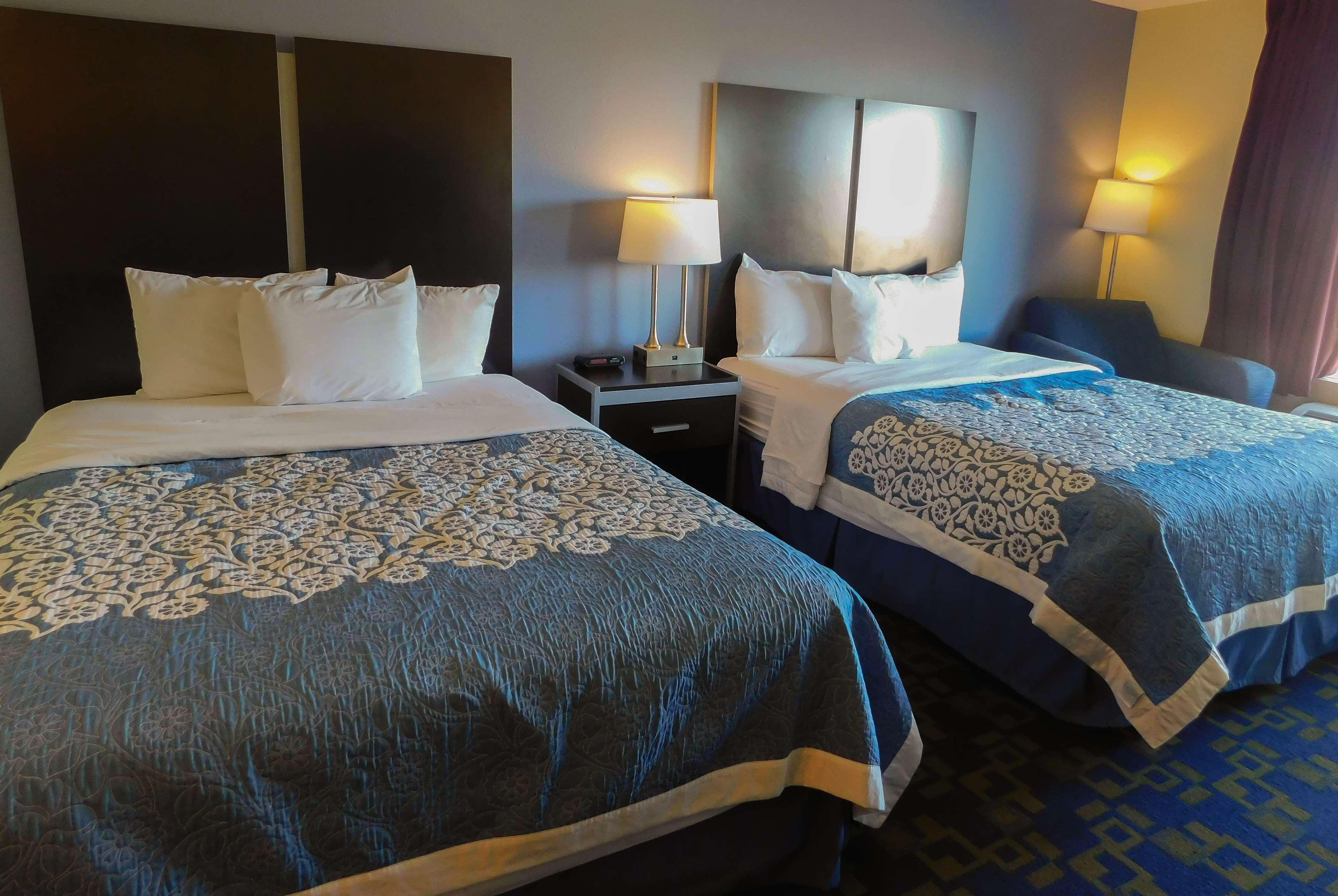Days Inn & Suites By Wyndham Pocahontas Kültér fotó