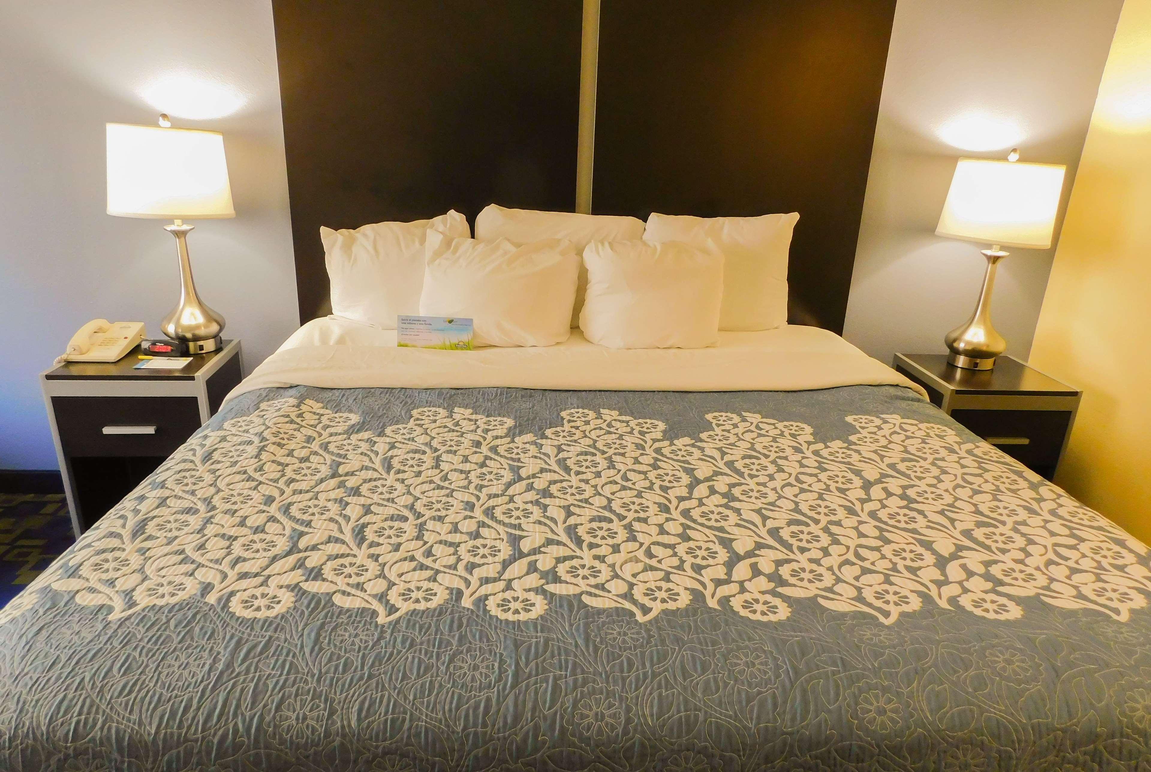 Days Inn & Suites By Wyndham Pocahontas Kültér fotó