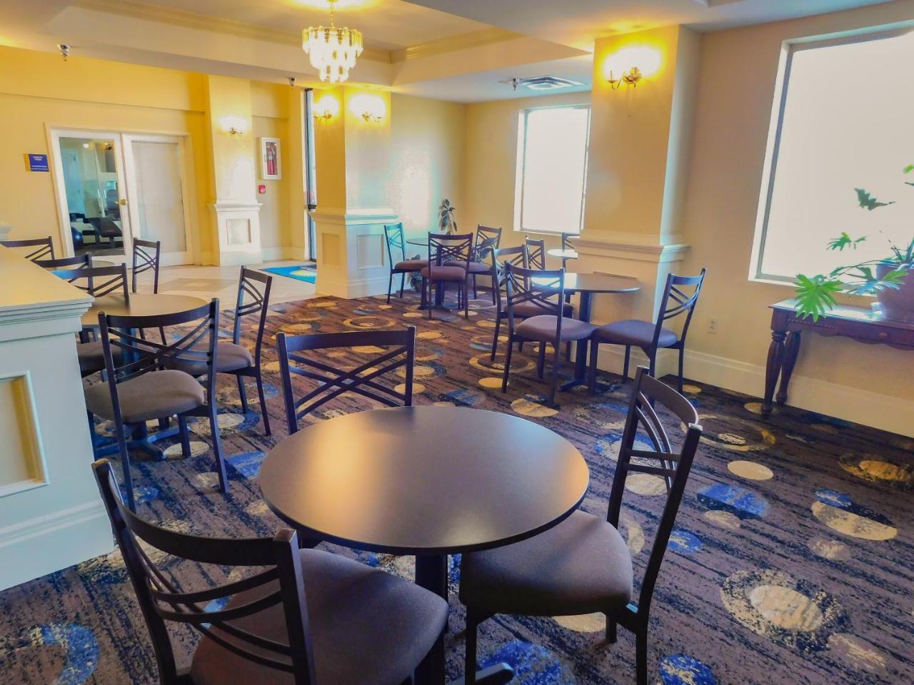 Days Inn & Suites By Wyndham Pocahontas Kültér fotó
